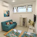 Rhome Apartman *